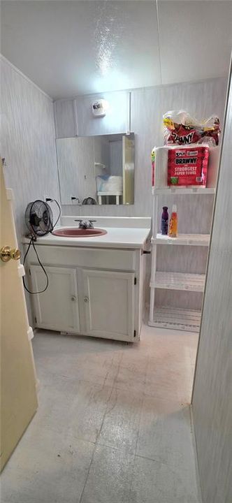 На продажу: $89,900 (2 спален, 2 ванн, 924 Квадратных фут)