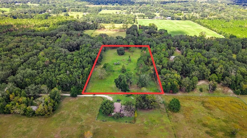 待售: $295,000 (5.01 acres)