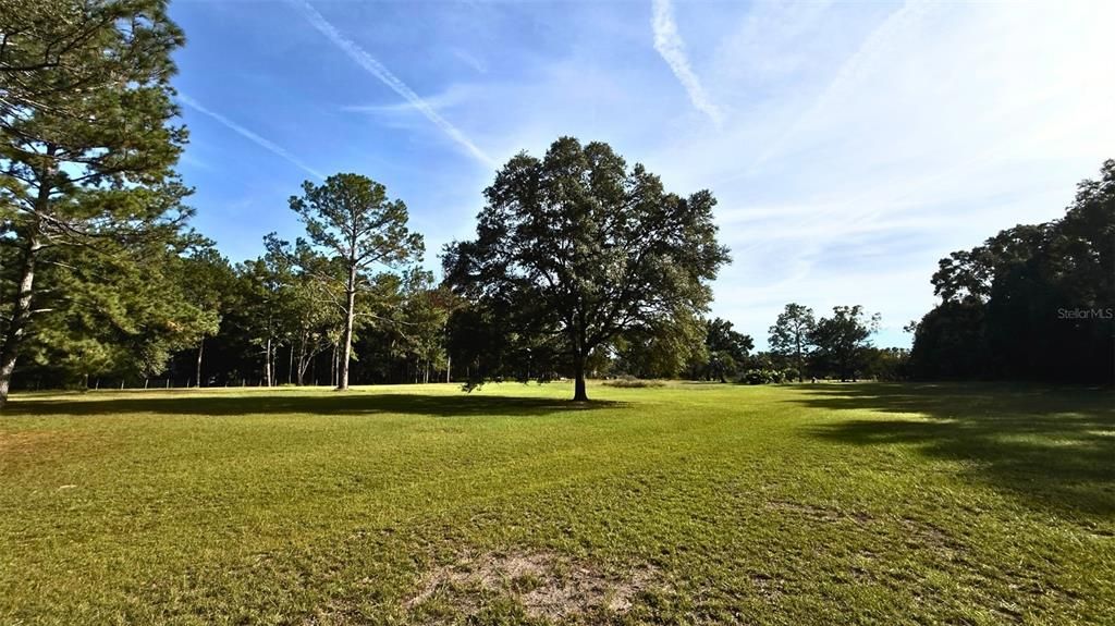 待售: $295,000 (5.01 acres)