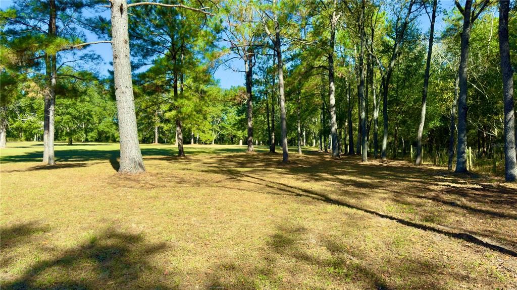 待售: $295,000 (5.01 acres)