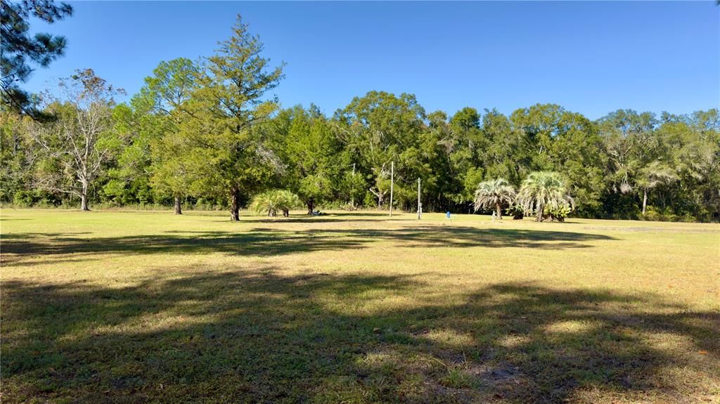 待售: $295,000 (5.01 acres)