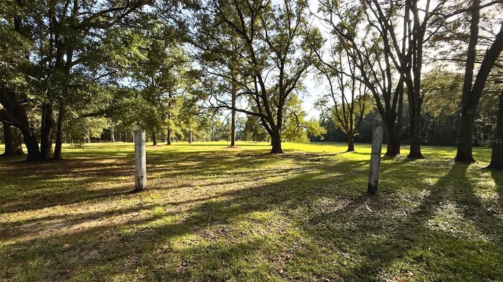 待售: $295,000 (5.01 acres)