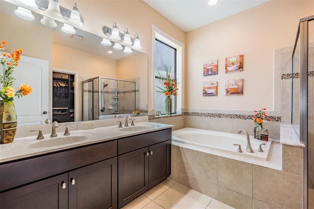 Active With Contract: $377,000 (3 beds, 2 baths, 1880 Square Feet)