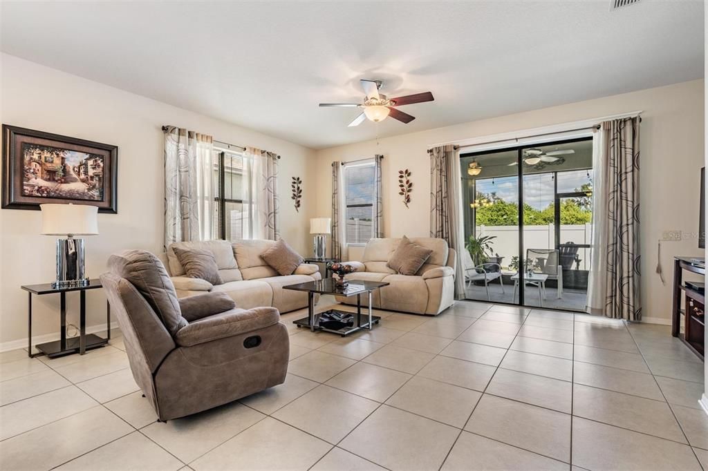Active With Contract: $377,000 (3 beds, 2 baths, 1880 Square Feet)