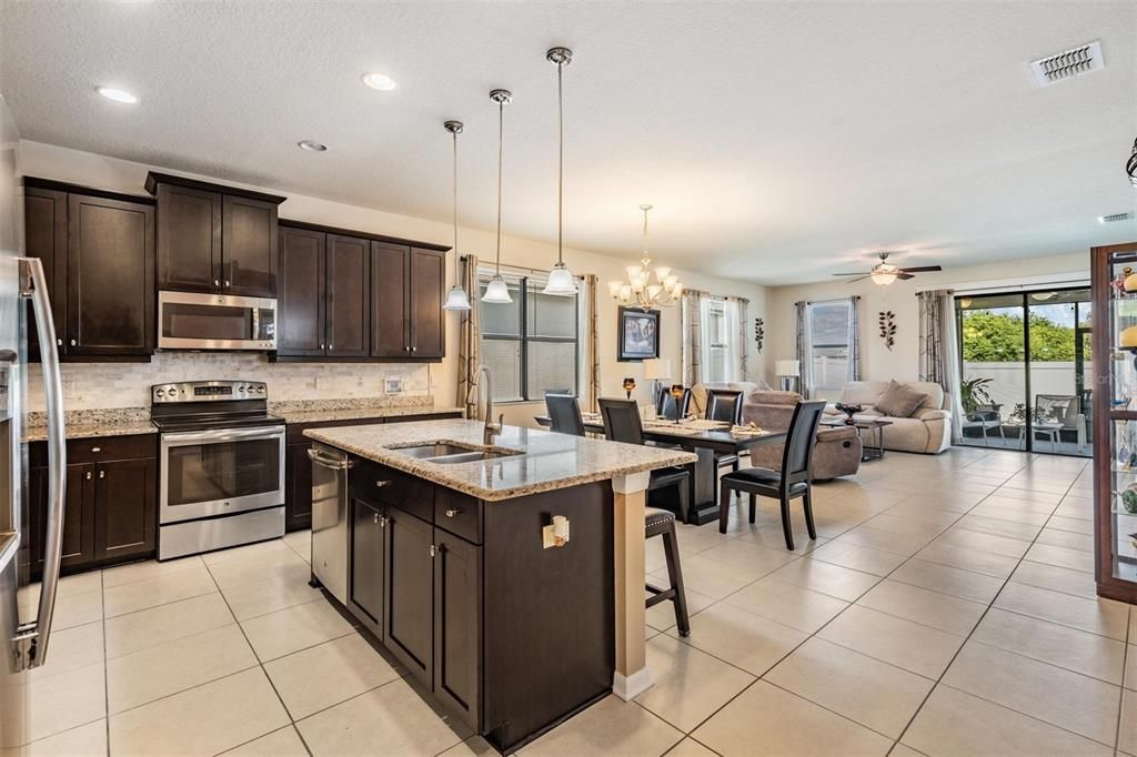 Active With Contract: $377,000 (3 beds, 2 baths, 1880 Square Feet)