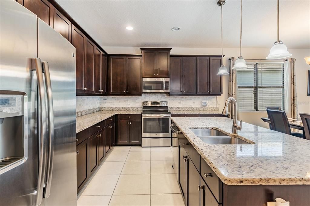 Active With Contract: $377,000 (3 beds, 2 baths, 1880 Square Feet)