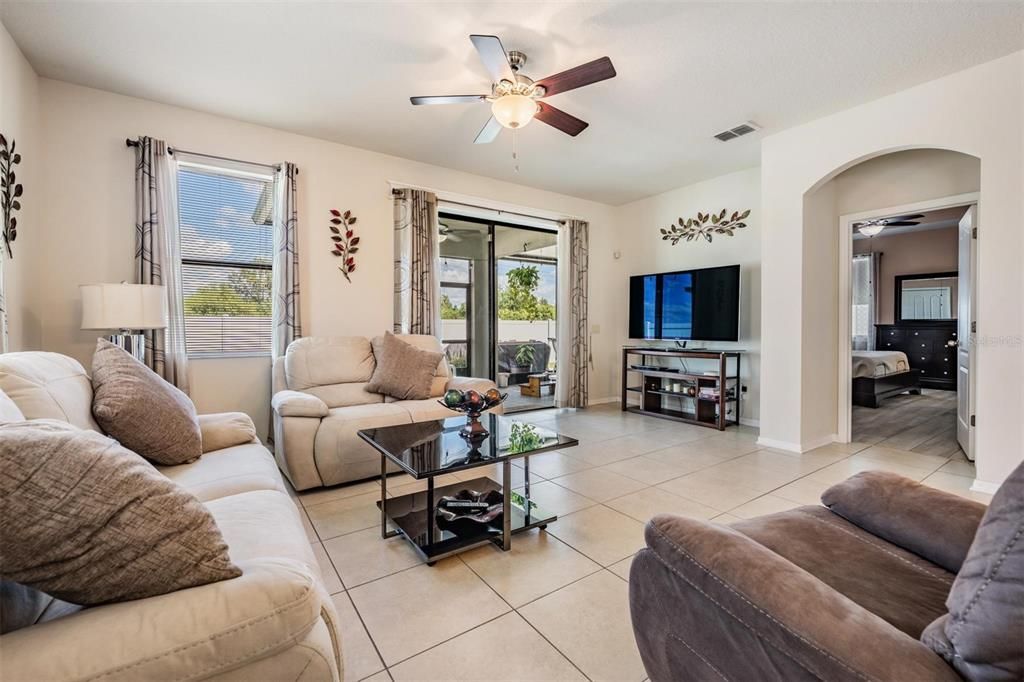 Active With Contract: $377,000 (3 beds, 2 baths, 1880 Square Feet)