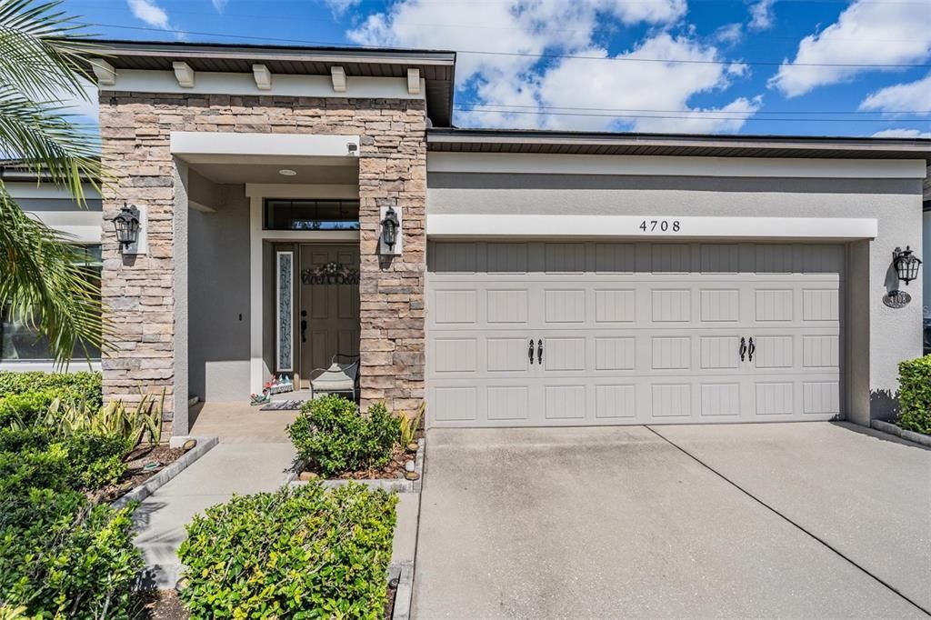 Active With Contract: $377,000 (3 beds, 2 baths, 1880 Square Feet)