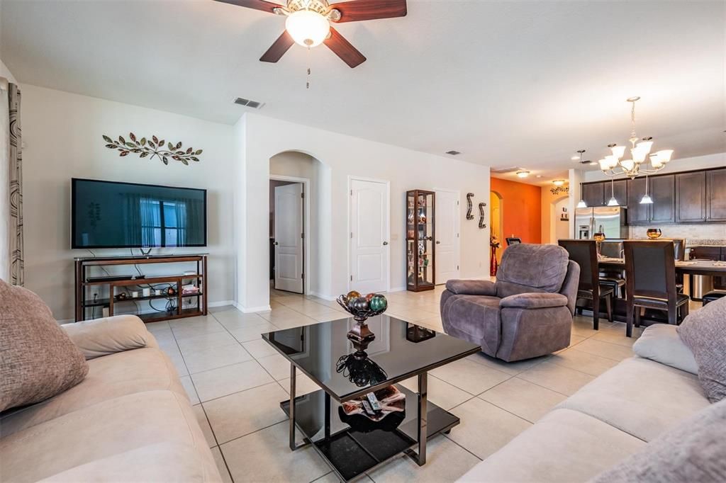 Active With Contract: $377,000 (3 beds, 2 baths, 1880 Square Feet)