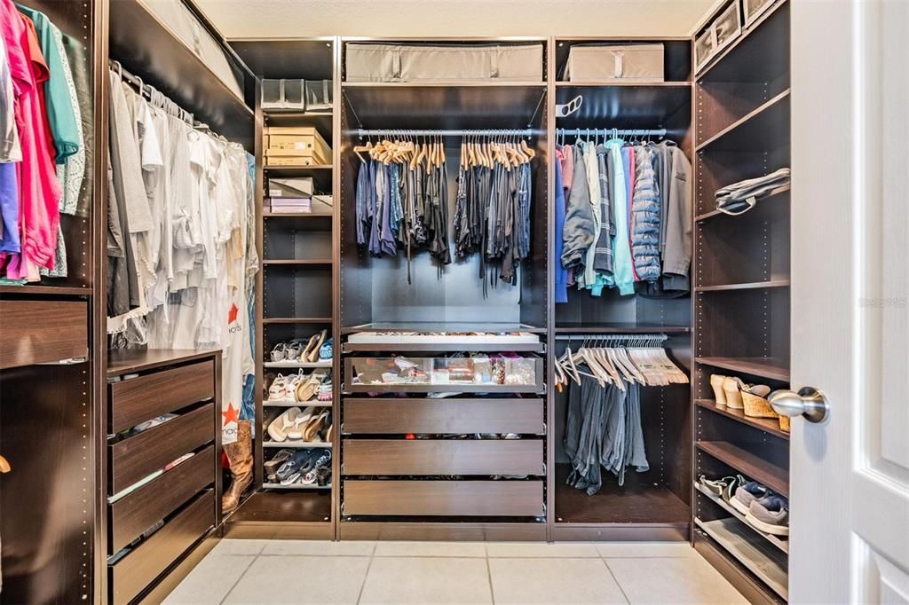 Active With Contract: $377,000 (3 beds, 2 baths, 1880 Square Feet)