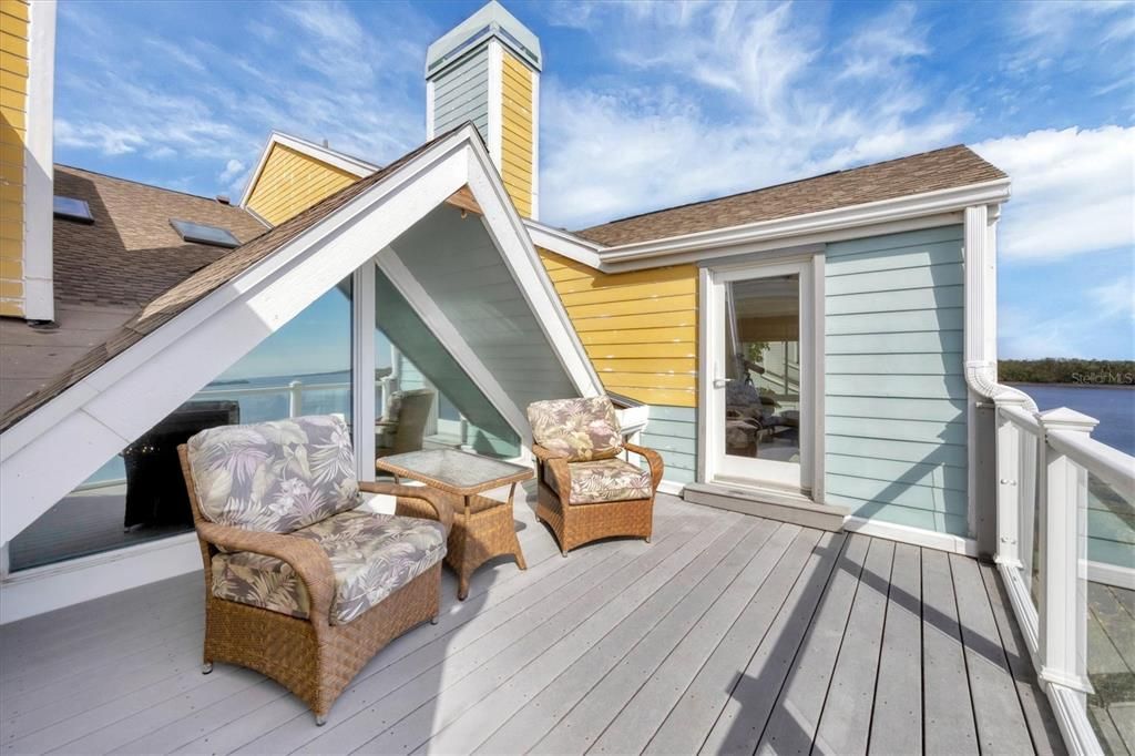 For Sale: $1,350,000 (3 beds, 3 baths, 4110 Square Feet)