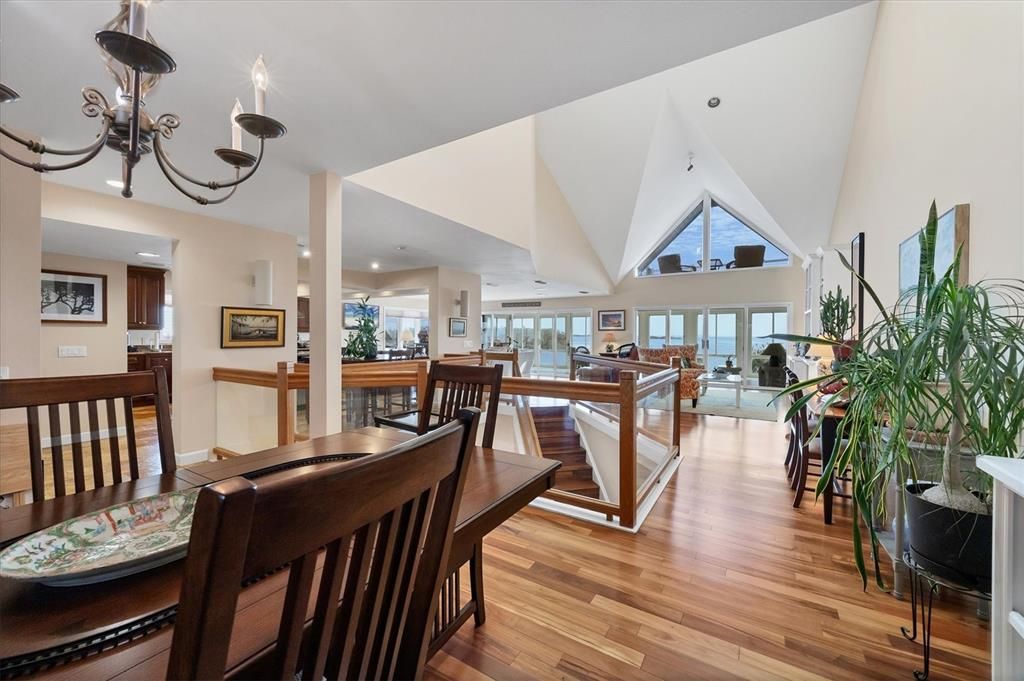 For Sale: $1,350,000 (3 beds, 3 baths, 4110 Square Feet)