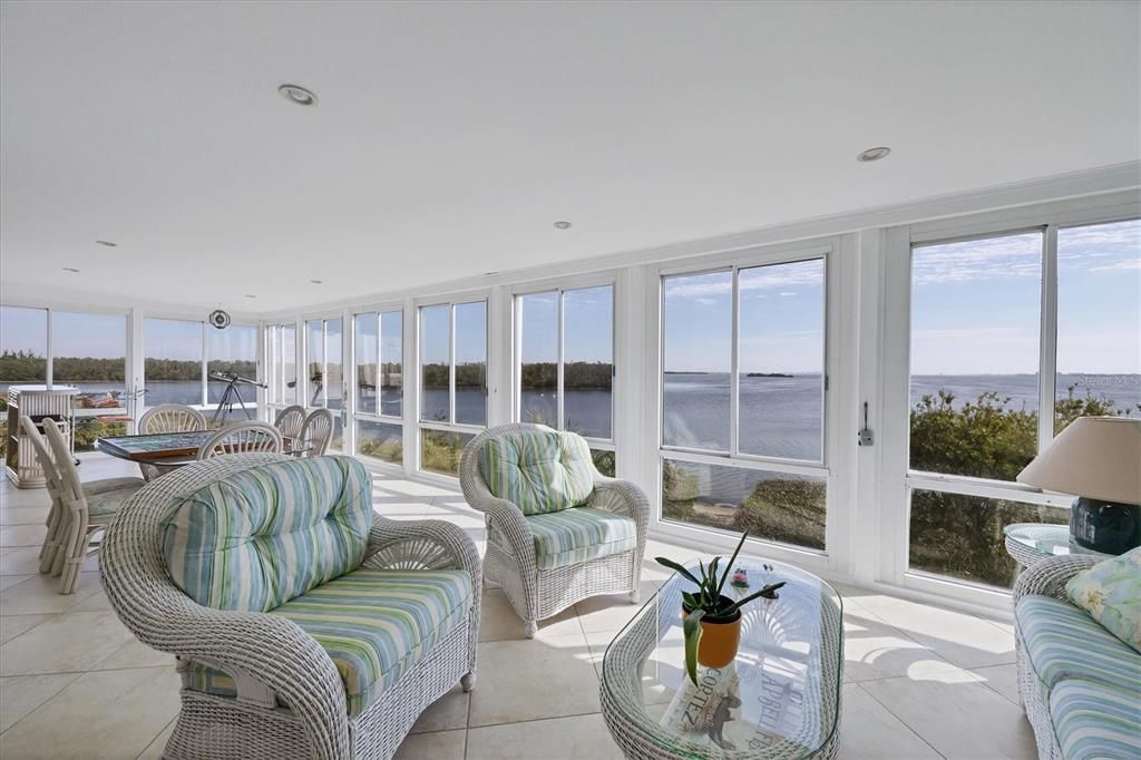 For Sale: $1,350,000 (3 beds, 3 baths, 4110 Square Feet)