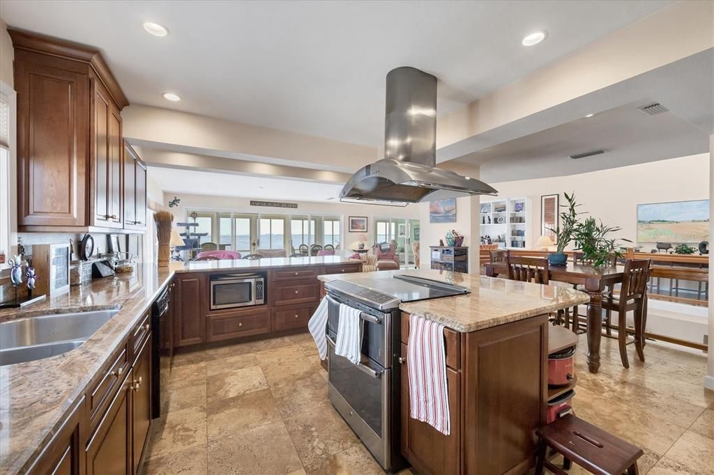 For Sale: $1,350,000 (3 beds, 3 baths, 4110 Square Feet)