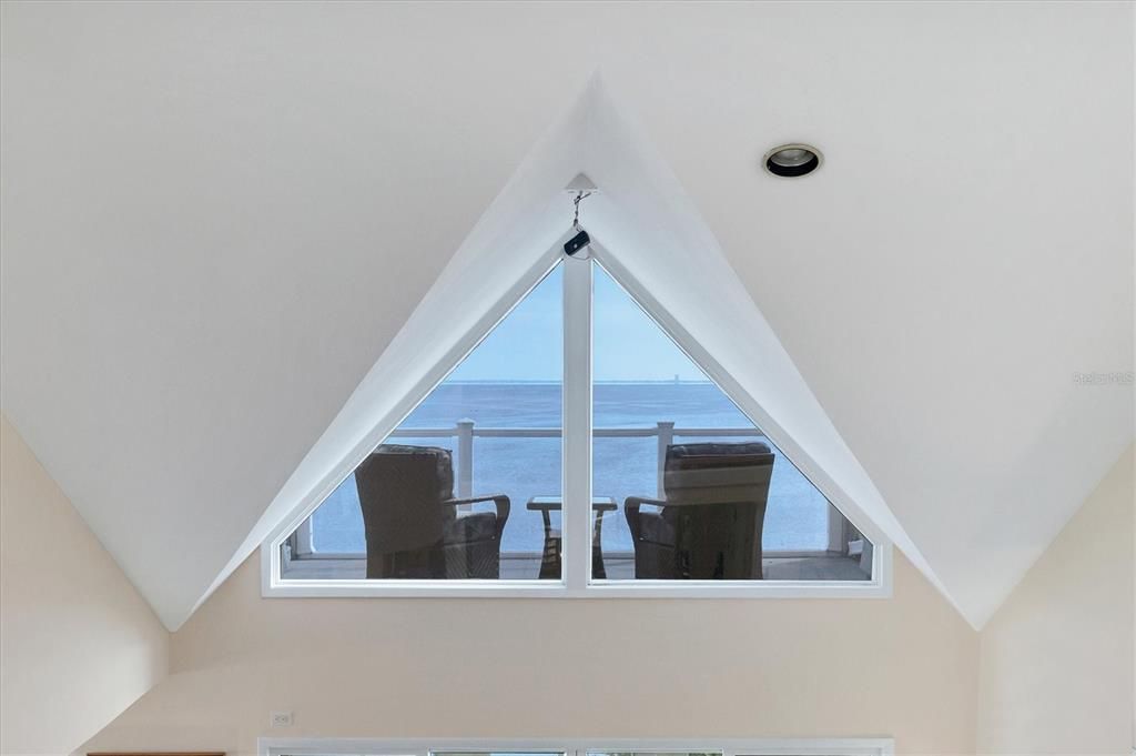 For Sale: $1,350,000 (3 beds, 3 baths, 4110 Square Feet)