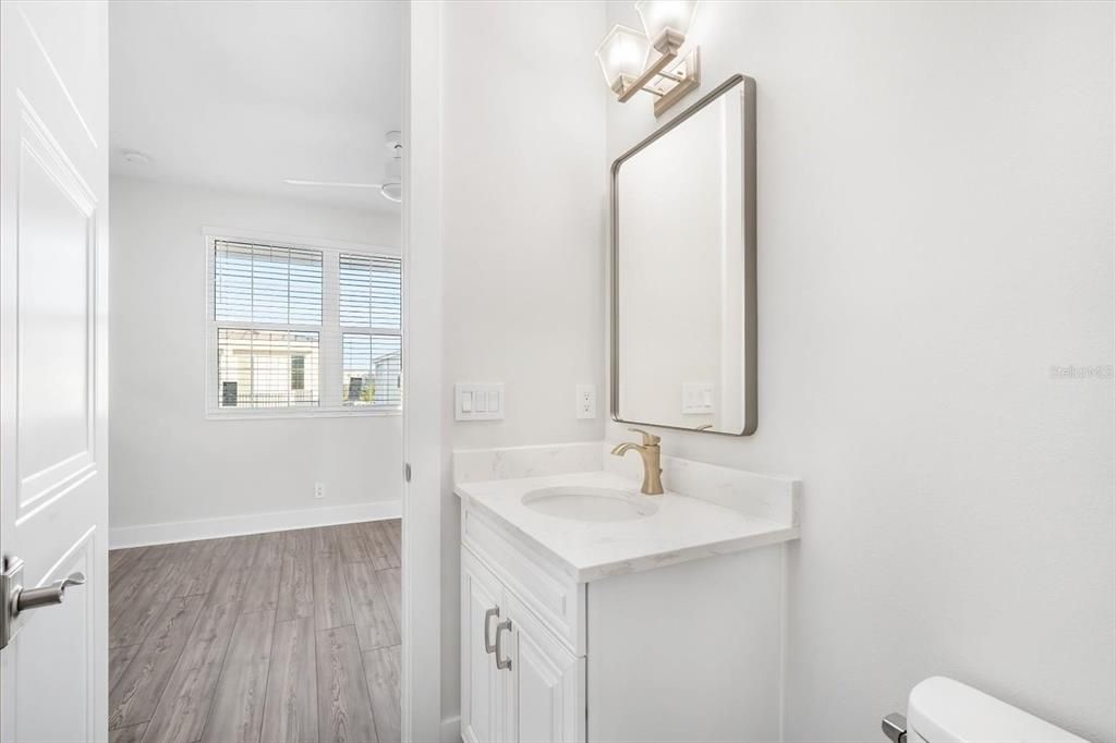 待售: $1,100,000 (3 贝兹, 2 浴室, 1678 平方英尺)