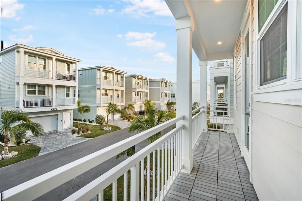 待售: $1,100,000 (3 贝兹, 2 浴室, 1678 平方英尺)