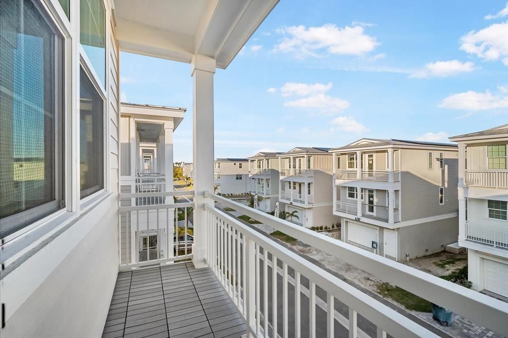 待售: $1,100,000 (3 贝兹, 2 浴室, 1678 平方英尺)