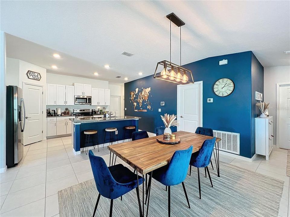 For Rent: $2,750 (4 beds, 2 baths, 1841 Square Feet)