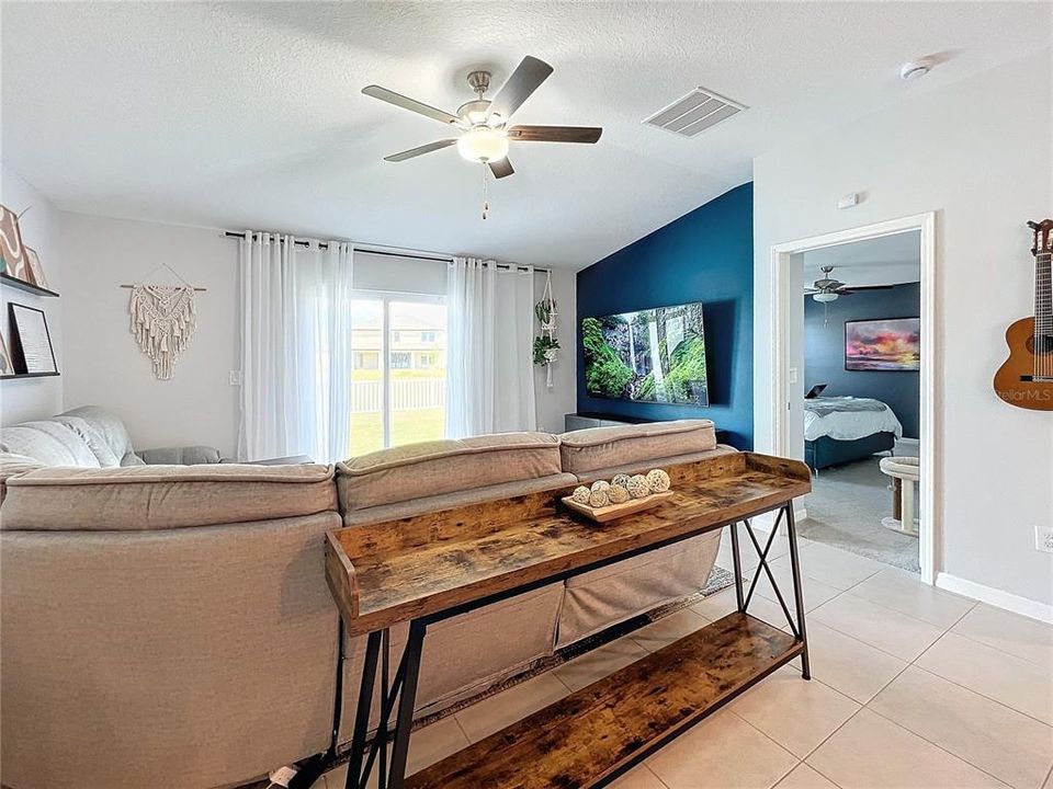 For Rent: $2,750 (4 beds, 2 baths, 1841 Square Feet)