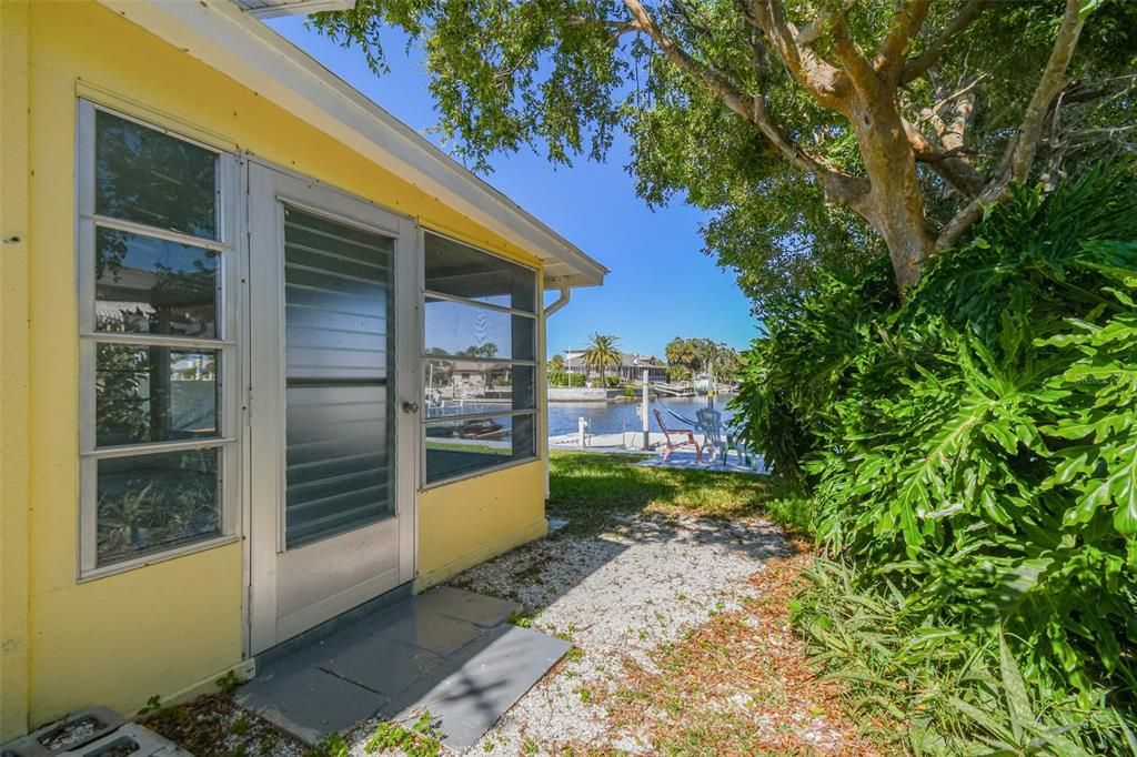 For Sale: $495,000 (3 beds, 2 baths, 1324 Square Feet)