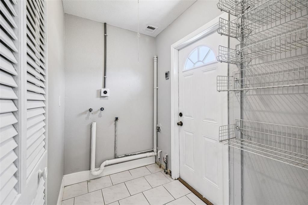 For Sale: $495,000 (3 beds, 2 baths, 1324 Square Feet)