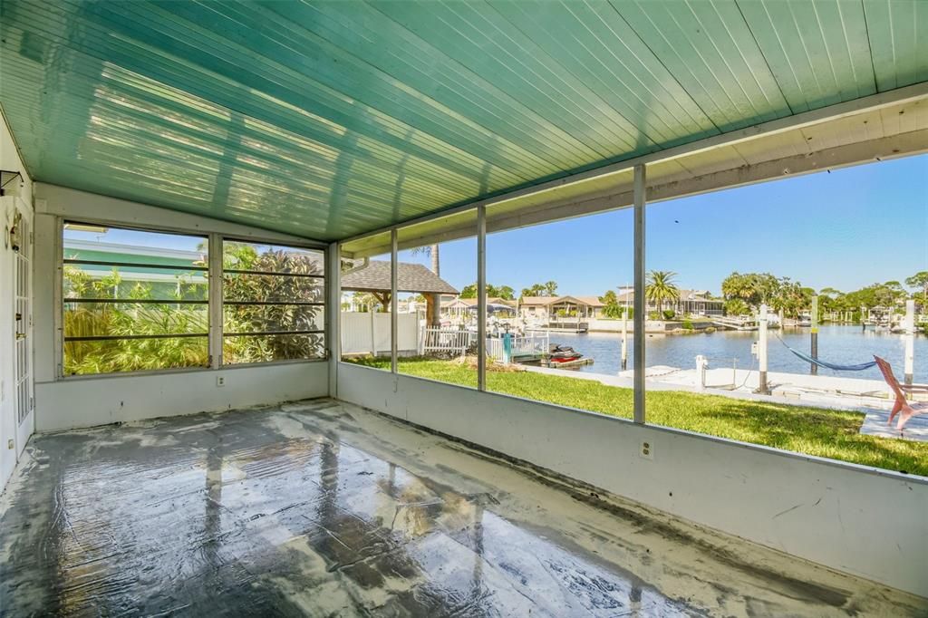 For Sale: $495,000 (3 beds, 2 baths, 1324 Square Feet)