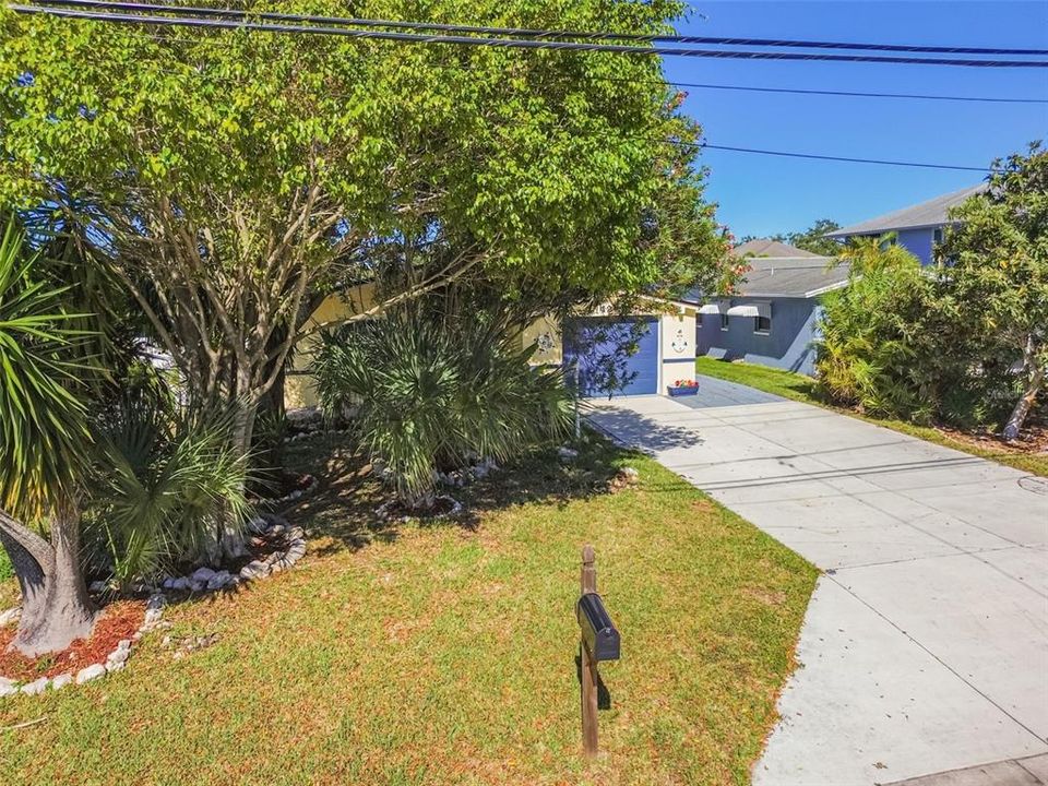 For Sale: $495,000 (3 beds, 2 baths, 1324 Square Feet)