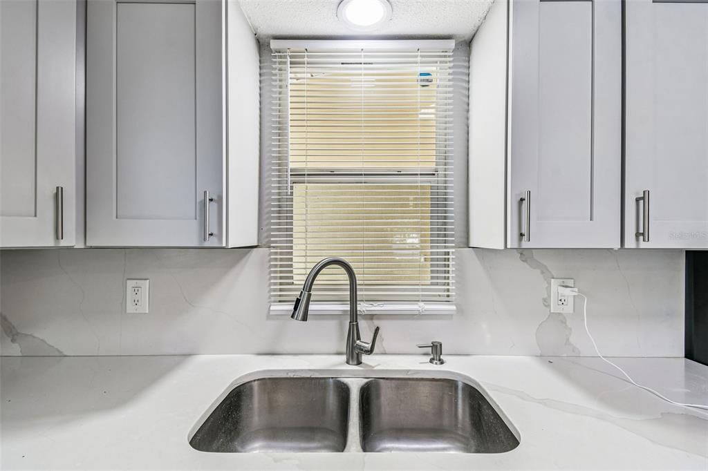 For Sale: $495,000 (3 beds, 2 baths, 1324 Square Feet)