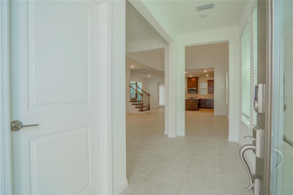 出租: $3,800 (4 贝兹, 4 浴室, 2930 平方英尺)