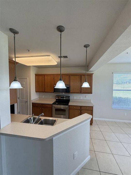 For Rent: $1,700 (2 beds, 2 baths, 1490 Square Feet)