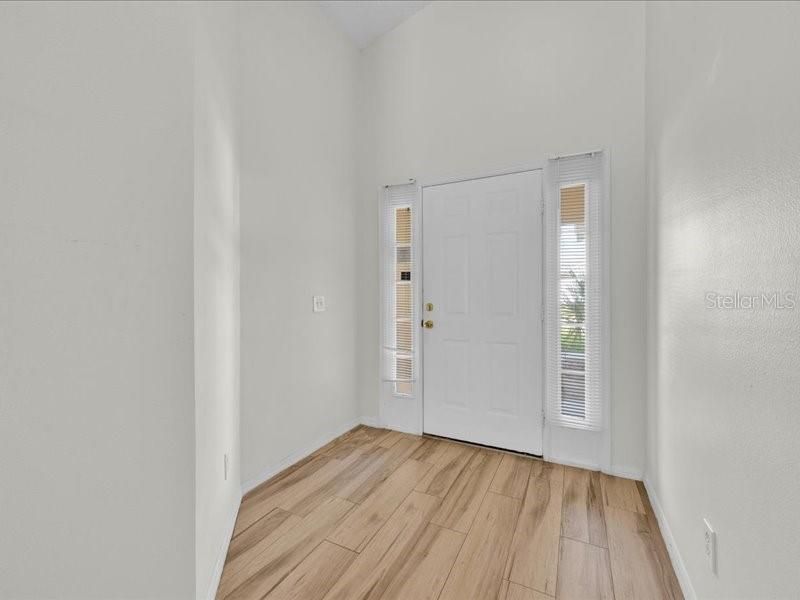 На продажу: $364,000 (4 спален, 3 ванн, 1729 Квадратных фут)