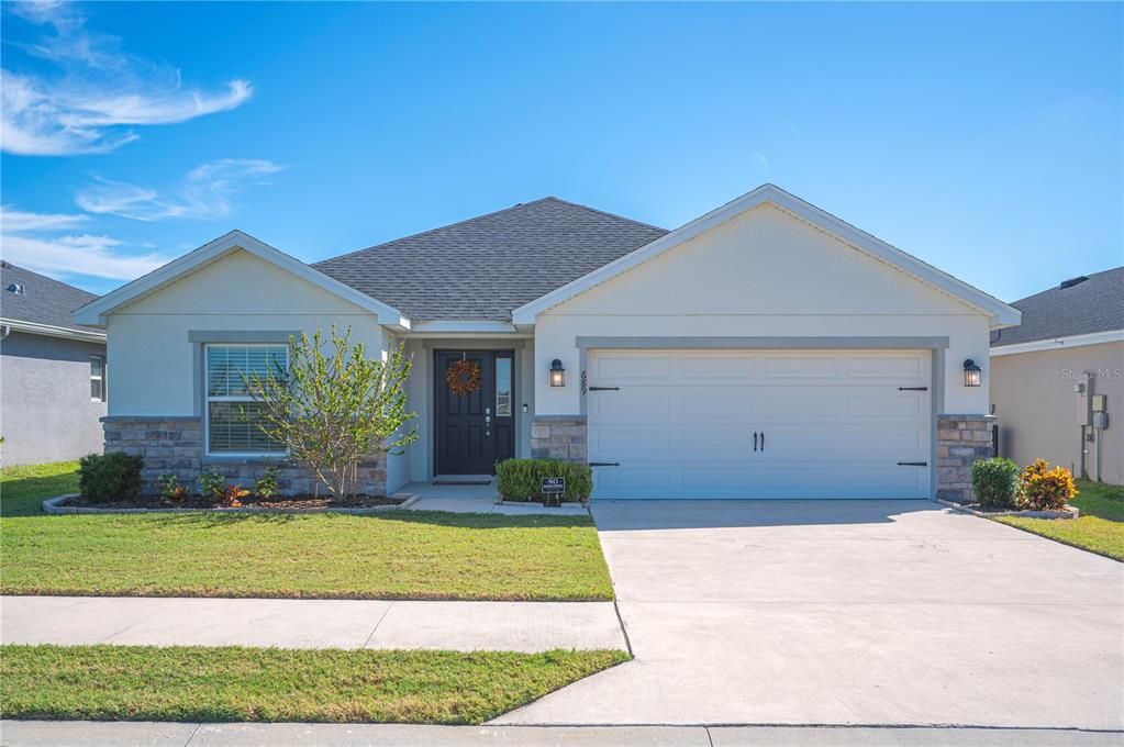 For Sale: $320,000 (3 beds, 2 baths, 2053 Square Feet)