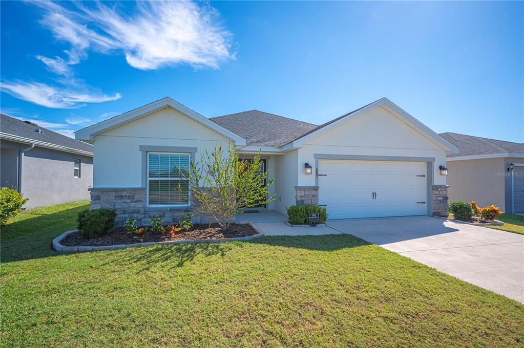 For Sale: $320,000 (3 beds, 2 baths, 2053 Square Feet)