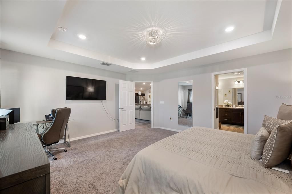 For Sale: $320,000 (3 beds, 2 baths, 2053 Square Feet)