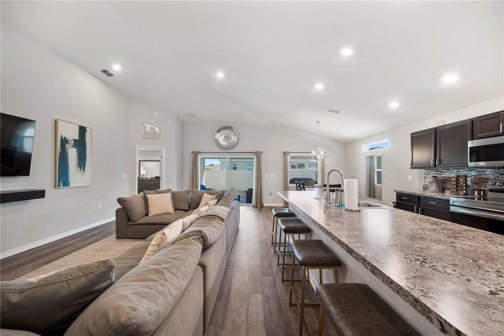 For Sale: $320,000 (3 beds, 2 baths, 2053 Square Feet)