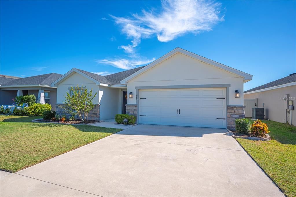 For Sale: $320,000 (3 beds, 2 baths, 2053 Square Feet)