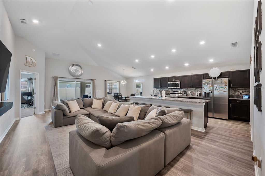 For Sale: $320,000 (3 beds, 2 baths, 2053 Square Feet)