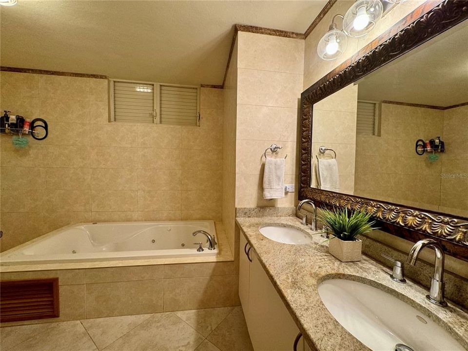 待售: $1,495,000 (4 贝兹, 4 浴室, 3600 平方英尺)