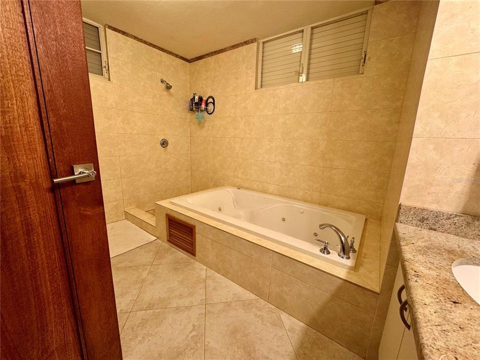 待售: $1,495,000 (4 贝兹, 4 浴室, 3600 平方英尺)