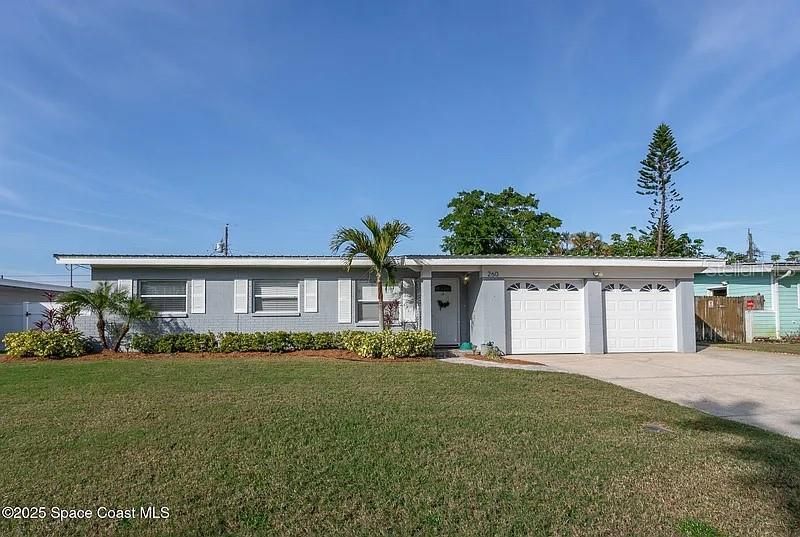 Recently Sold: $309,000 (3 beds, 2 baths, 1435 Square Feet)