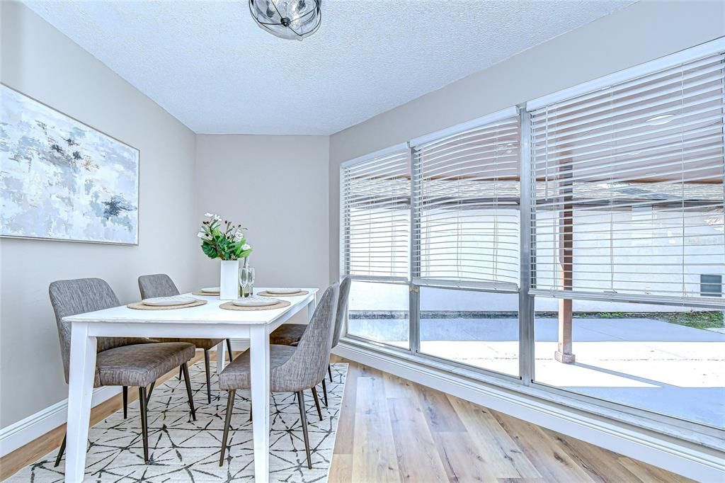 合同活跃: $379,000 (2 贝兹, 2 浴室, 1485 平方英尺)