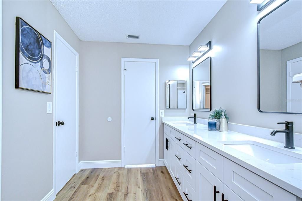 合同活跃: $379,000 (2 贝兹, 2 浴室, 1485 平方英尺)