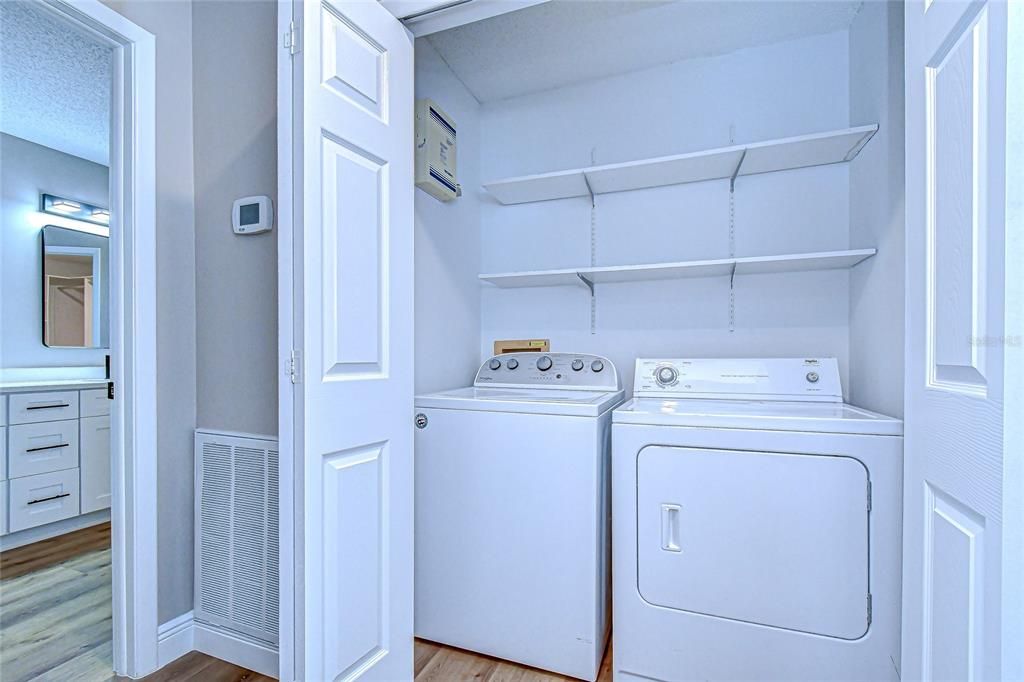 合同活跃: $379,000 (2 贝兹, 2 浴室, 1485 平方英尺)