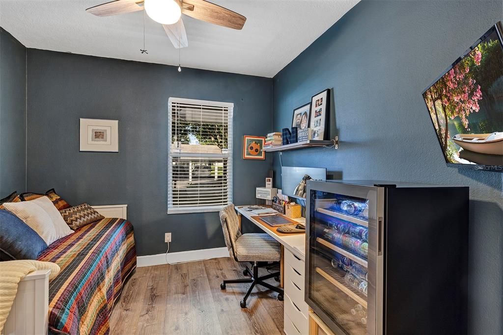 Active With Contract: $264,000 (3 beds, 2 baths, 1267 Square Feet)