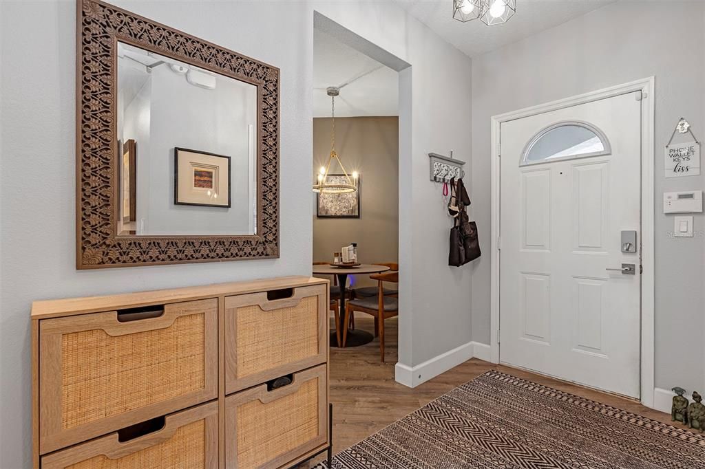 Active With Contract: $264,000 (3 beds, 2 baths, 1267 Square Feet)