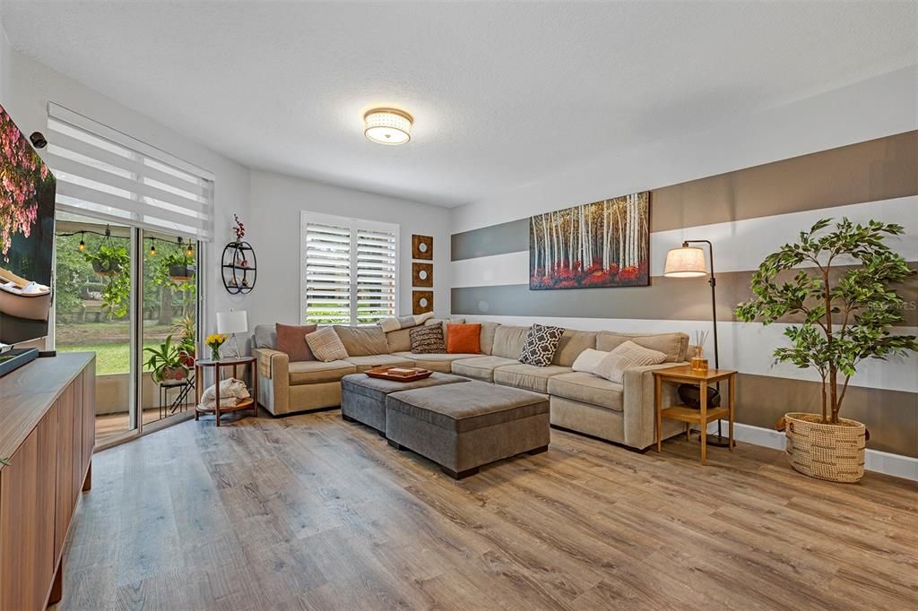 Active With Contract: $264,000 (3 beds, 2 baths, 1267 Square Feet)