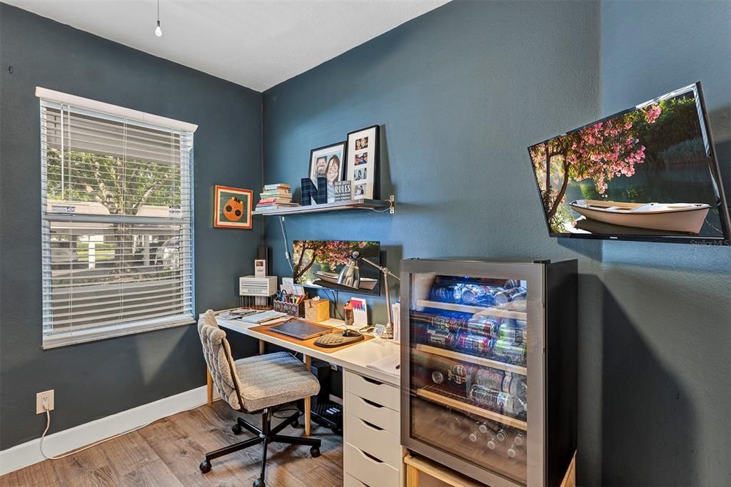 Active With Contract: $264,000 (3 beds, 2 baths, 1267 Square Feet)