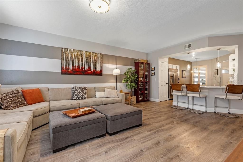 Active With Contract: $264,000 (3 beds, 2 baths, 1267 Square Feet)