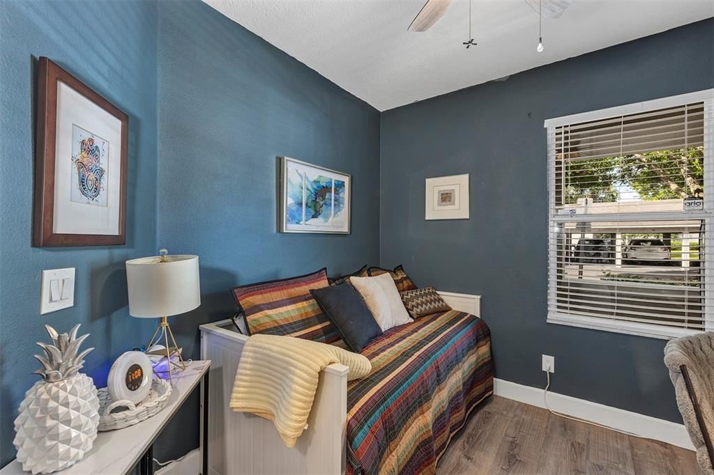 Active With Contract: $264,000 (3 beds, 2 baths, 1267 Square Feet)